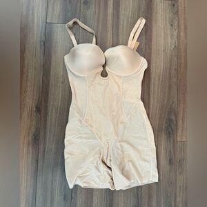 NEW Shapellx Women's Cream Bodysuit with zipper access & detachable straps